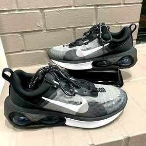 Nike Black and Gray Athletic Shoes